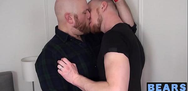  Fat bear Billy Warren plows skinny twink bitch Jef Heart